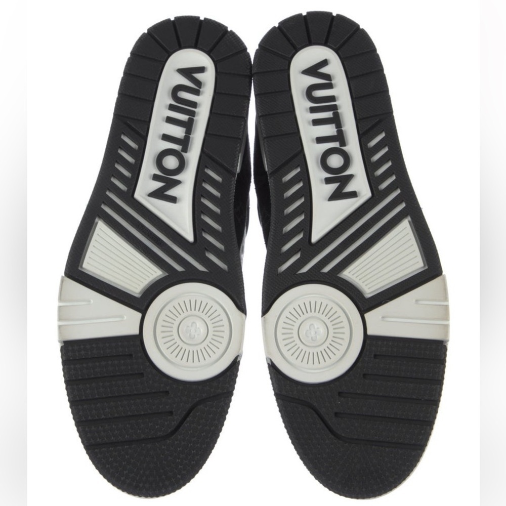 Louis Vuitton Leather Low Top Sneakers - Picture 5 of 5